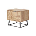 **Moderne nachtkast met houten afwerking en metalen poten**